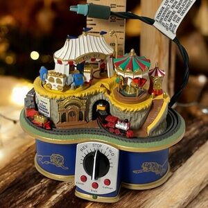 Hallmark 2002 Circus Mountain Railroad Keepsake Magic Ornament